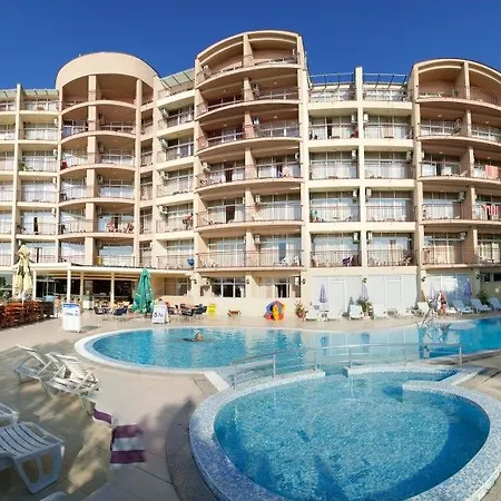 Luna 4* Nisipurile de Aur