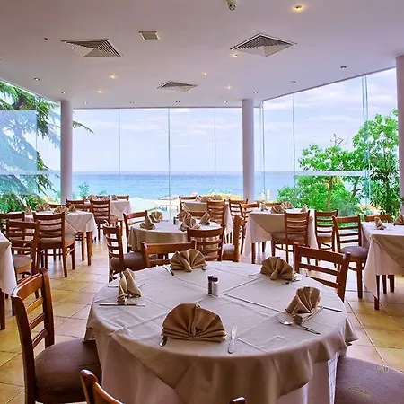 Luna 4* Nisipurile de Aur