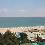 Хотел Luna