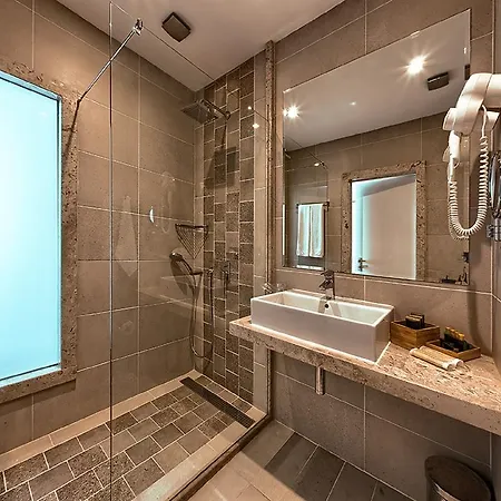 Luna Hotel 4*