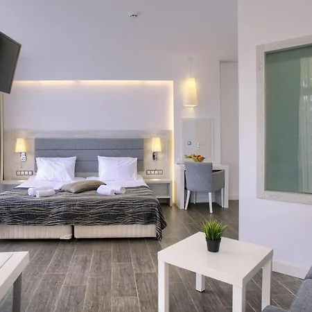 Luna 4* גולדן סנדס