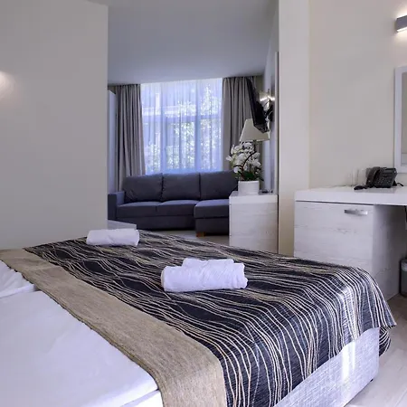 Luna 4* Goudstrand