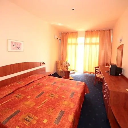 Luna גולדן סנדס