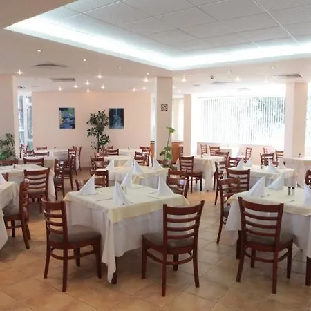 Luna 4* גולדן סנדס