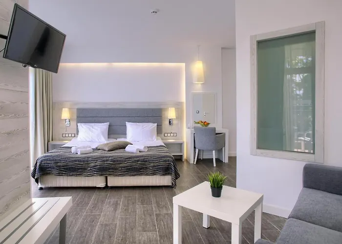 Luna - 4* Golden Sands