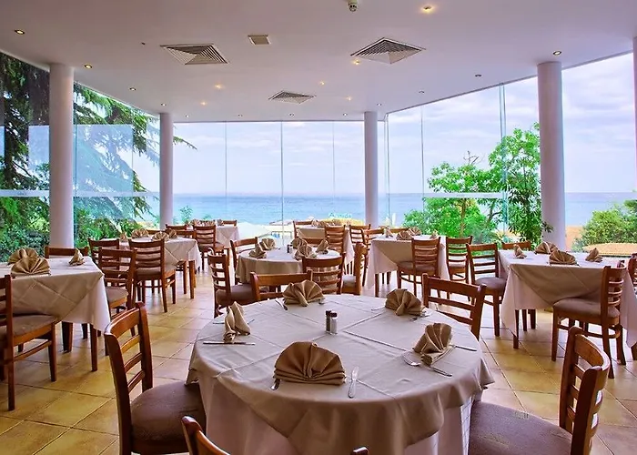 Luna - 4* Golden Sands