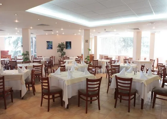 Luna - 4* Golden Sands